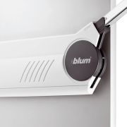 20F9001.BL     Заглушка круглая с логотипом BLUM (HF*HS*HL) СЕРАЯ